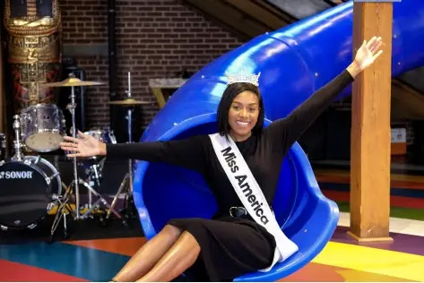 Miss America visits Georgia students