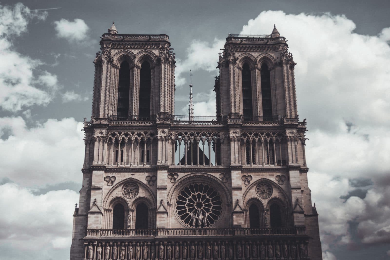 Georgia residents watched with the rest of the world as a fire consumed the Notre Dame Cathedral in Paris Monday.