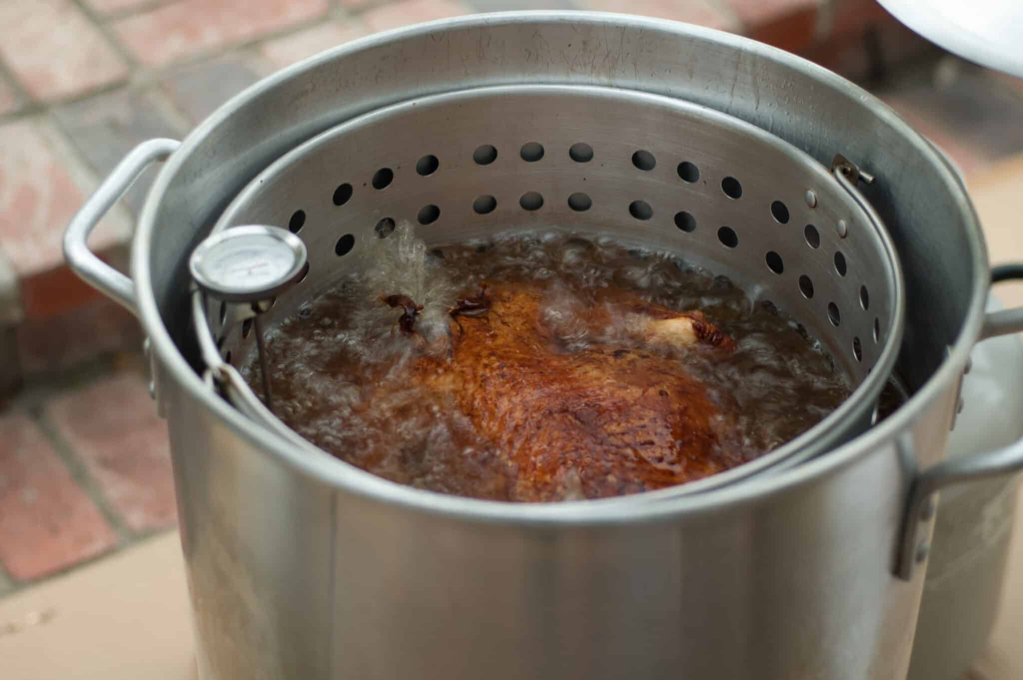 How to fry a turkey safely on Thanksgiving