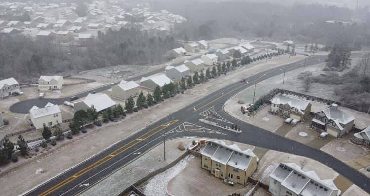The Week In Pictures: North Georgia gets snow, Clarence Thomas comes to town