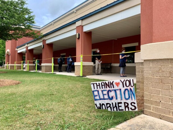 Early Voting Photo 2 980x735 1 608x456