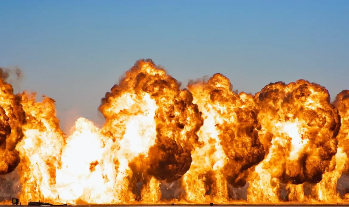 Flight-line explosion at 2010 Miramar Airshow.