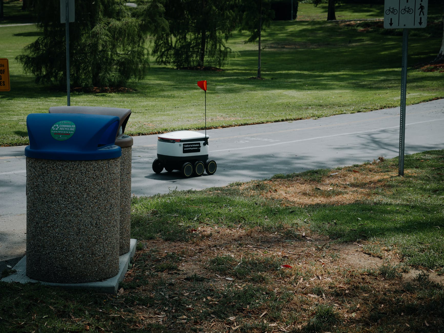 delivery robot on pavement