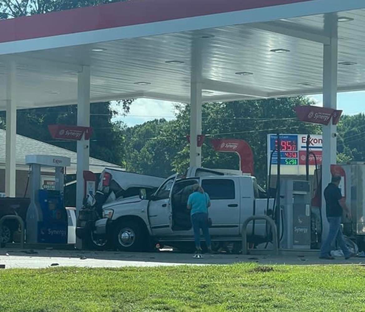 Driver plows pickup truck into Paulding County gas station