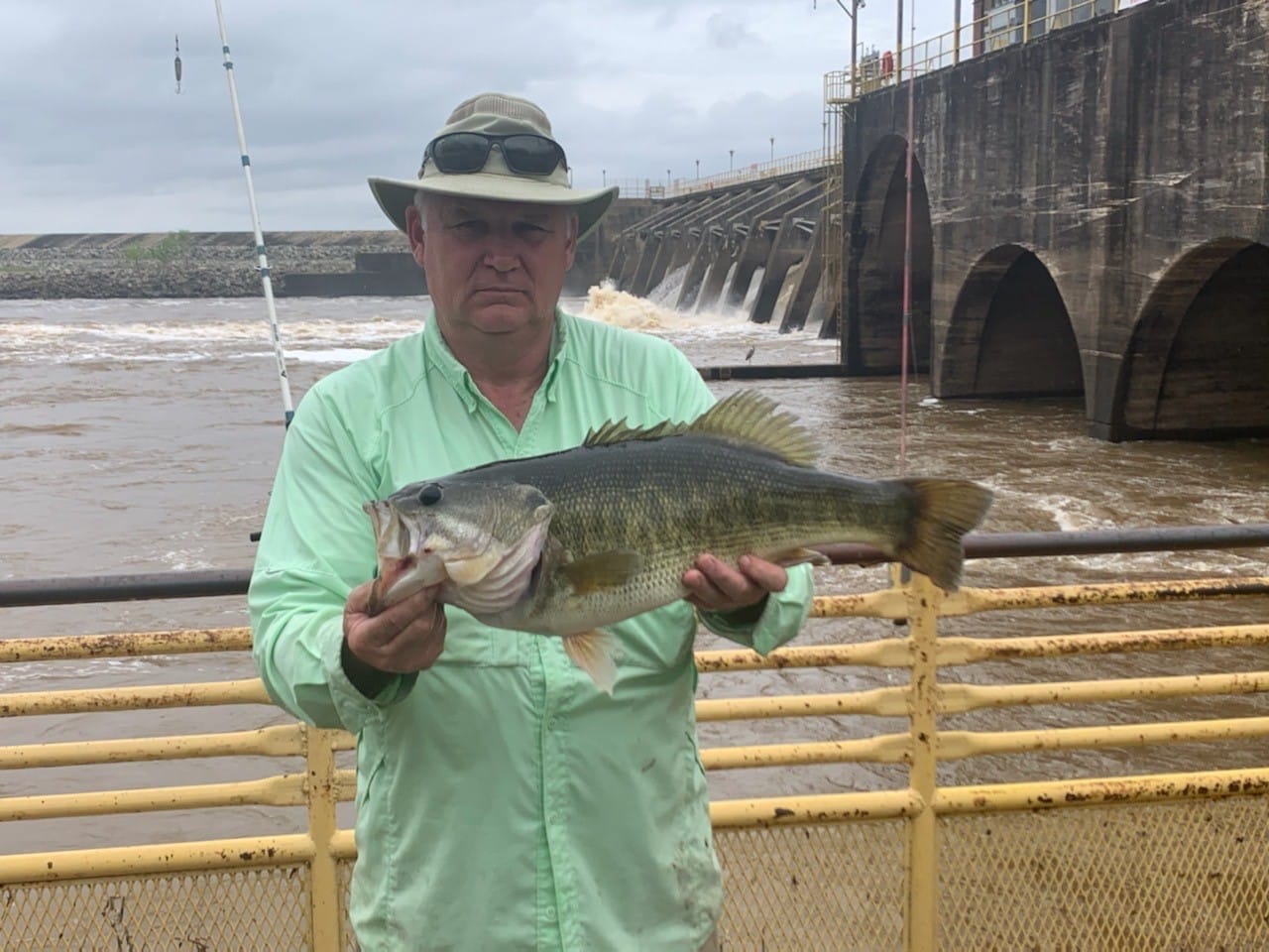 Crisp County man ties state record for Shoal Bass catch