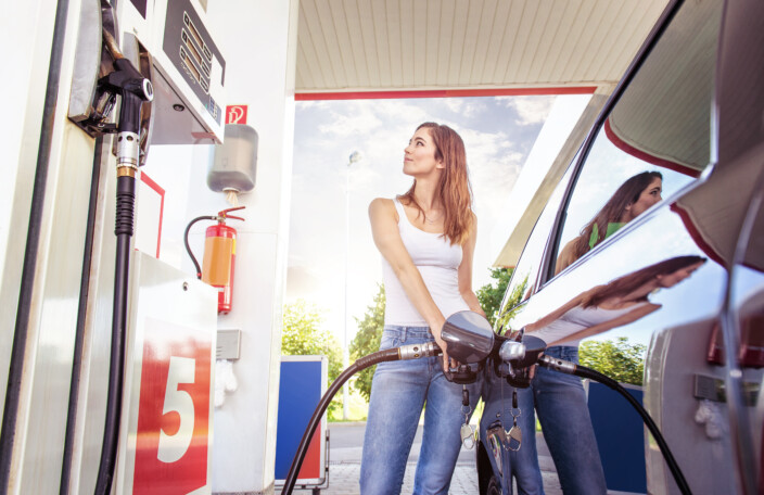 Georgia gas prices top $4 a gallon with no relief in sight Shutterstock 319587125 704x456