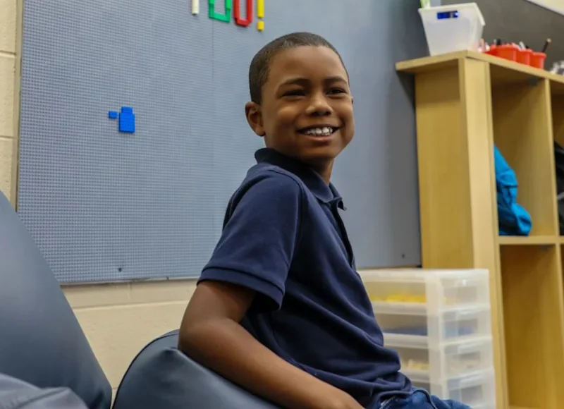 Students at Lockheed Elementary now have new tools to help manage their emotions and refocus during the school day, thanks to a collaborative effort led by the Kiwanis Club of Marietta. The organization, in partnership with First Horizon Bank and Piedmont Church, provided 48 beanbag chairs and sensory bottles to enhance the school’s existing Comfort Corners.