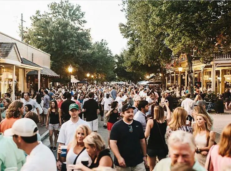 🎯 What We Know: The popular street festival will run from April through October 2025, taking place on the third Thursday of each month from 5 until 9 in the evening. Gate City Brewing Company returns as the presenting sponsor alongside the City of Roswell.