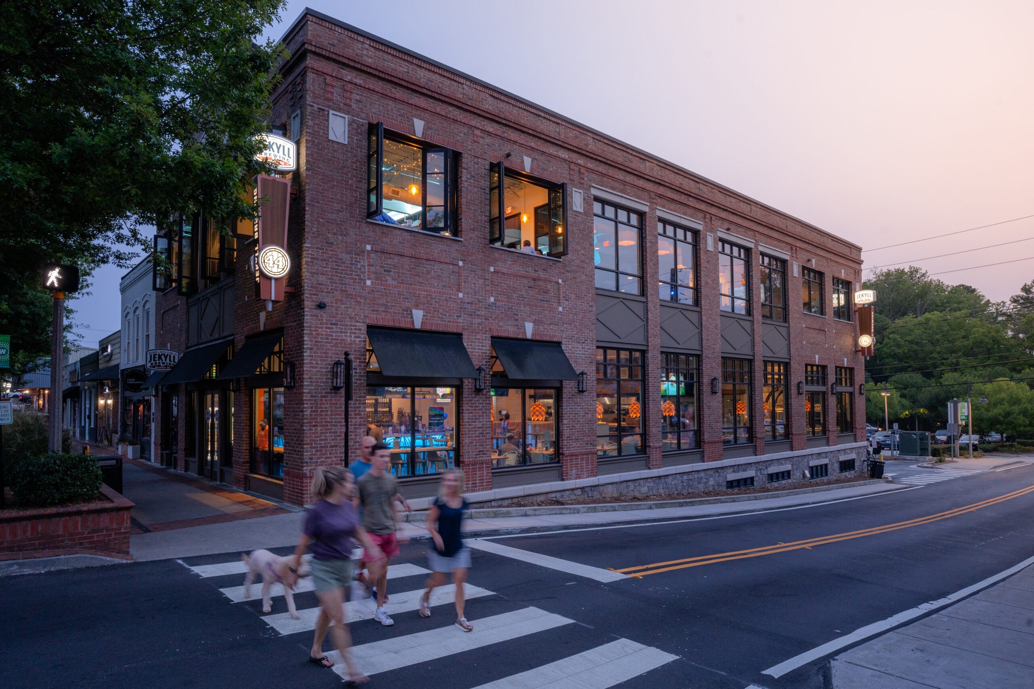 Local favorite Jekyll Brewing will permanently close all five locations this Saturday. Customers have just days to enjoy final pints at the Georgia-based brewery that's been serving craft beer enthusiasts since 2013.