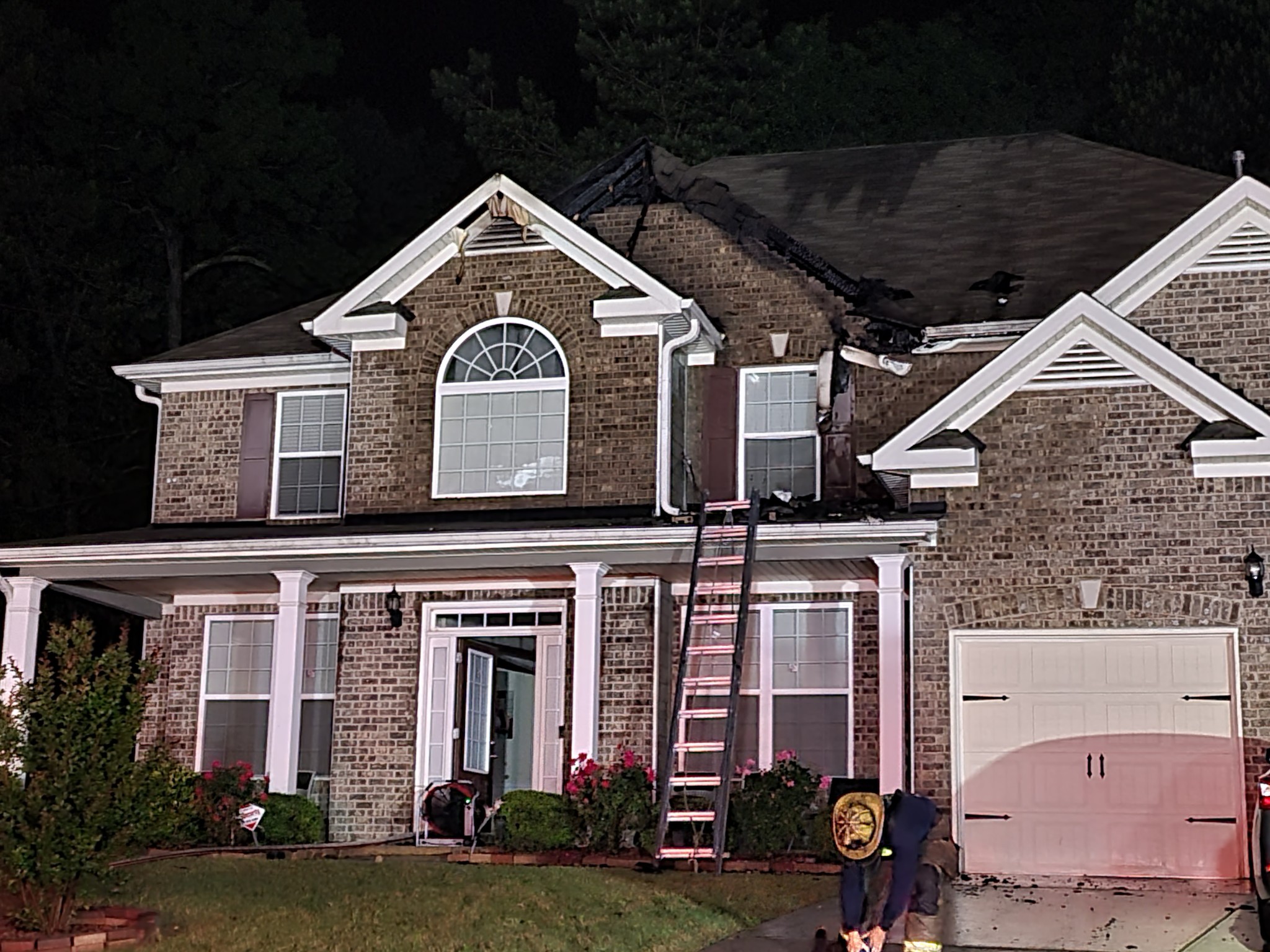 A lightning strike during last night’s storms set a Snellville home ablaze, sending firefighters racing to the scene and forcing one person to evacuate.