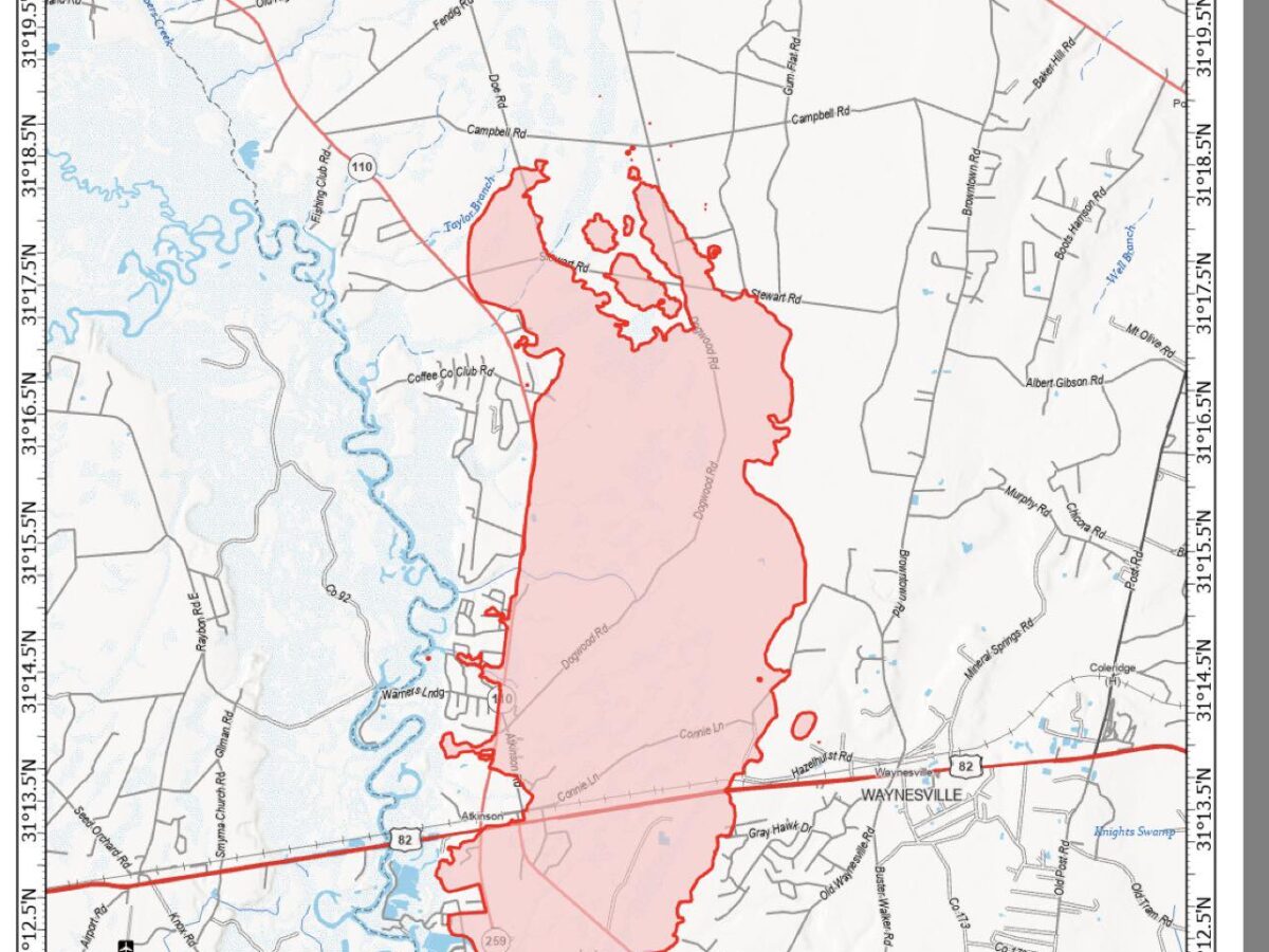 Map showing the wildfire perimeter outlined in red near Hwy 82 in the Pio area, dated April 25, 2026. The affected area covers 9,578 acres as of April 24, 2026, 2244 hours. The map includes roads such as Hwy 82, Hwy 259, Hwy 110, and Hwy 32, with nearby locations including Waynesville and Needmore. Water bodies and creeks are marked in blue, and the map uses the North American 1983 Datum with latitude and longitude grid lines. A scale bar indicates distances up to 2 miles.