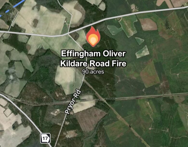 Satellite map showing the location of the Effingham Oliver Kildare Road Fire, covering 90 acres, near Pryor Road and Highway 17. The area includes a mix of forested and cleared land.