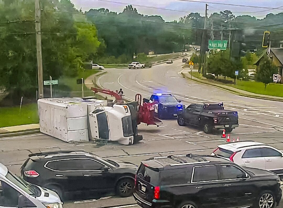 Truck rolls over in Gwinnett County