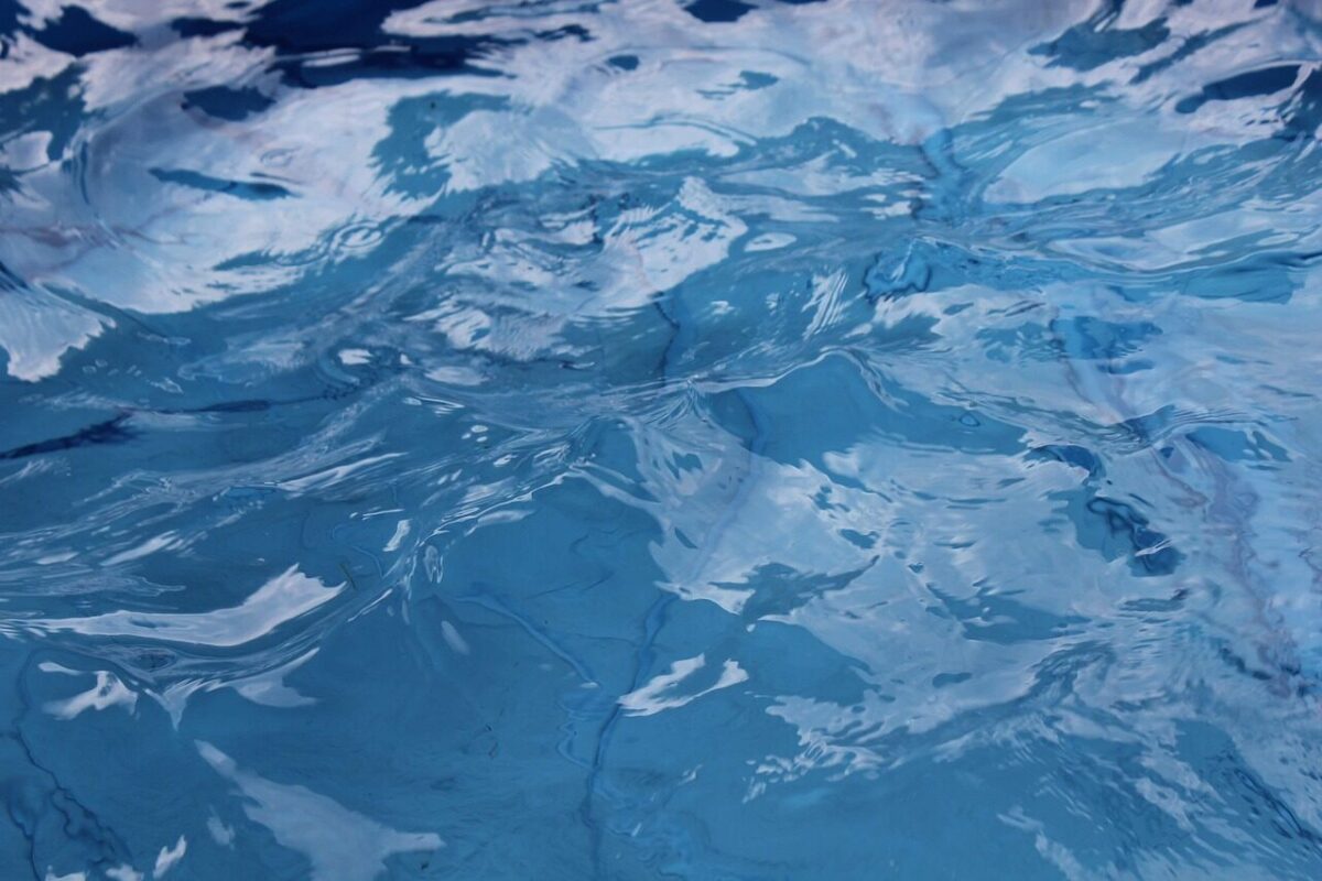Child Pulled From Roswell Apartment Pool after nearly drowning