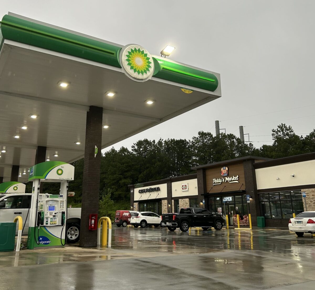 BEAR vs. BEAVER: Buc-ee's drags Georgia gas station to federal court