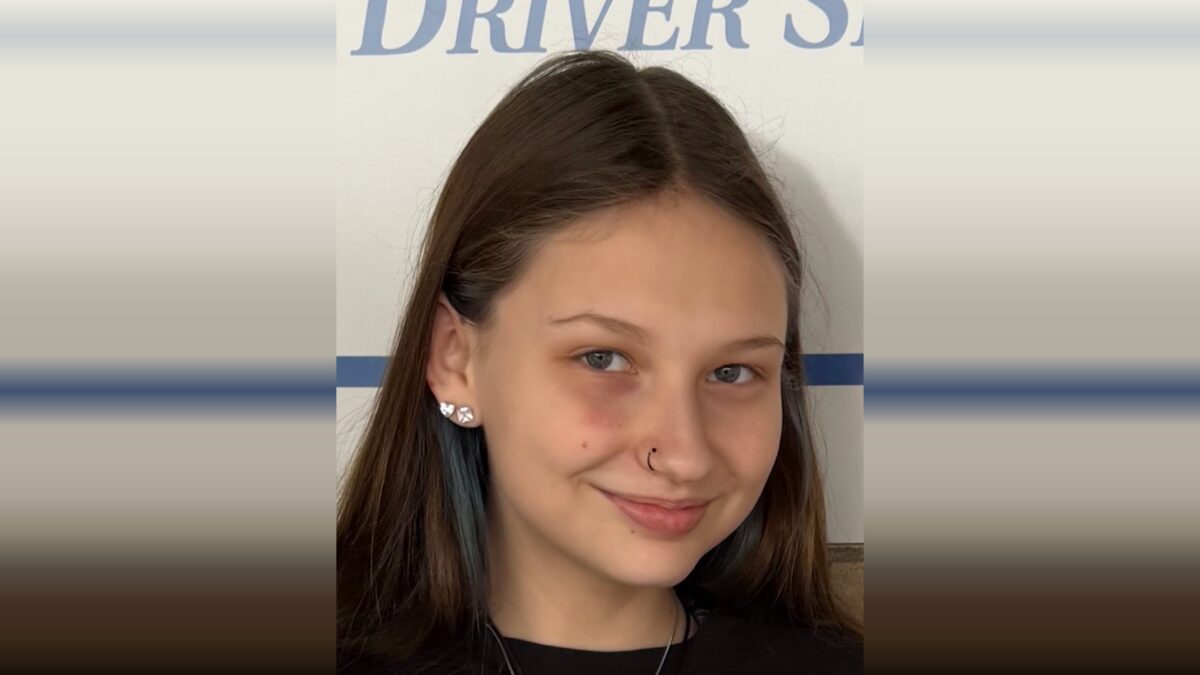 Jones County deputies search for missing 17-year-old girl
