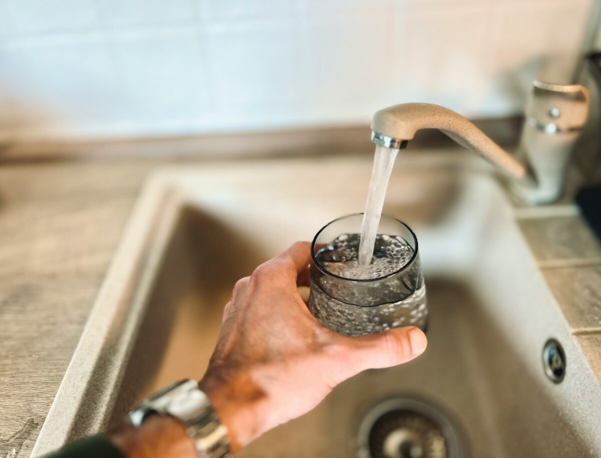 Tap water from Lake Lanier may taste like dirt. Here's why